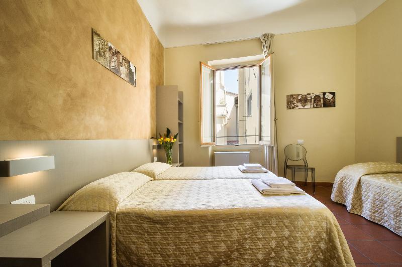 اتاق سوپریور سه تخته, Albergo Firenze