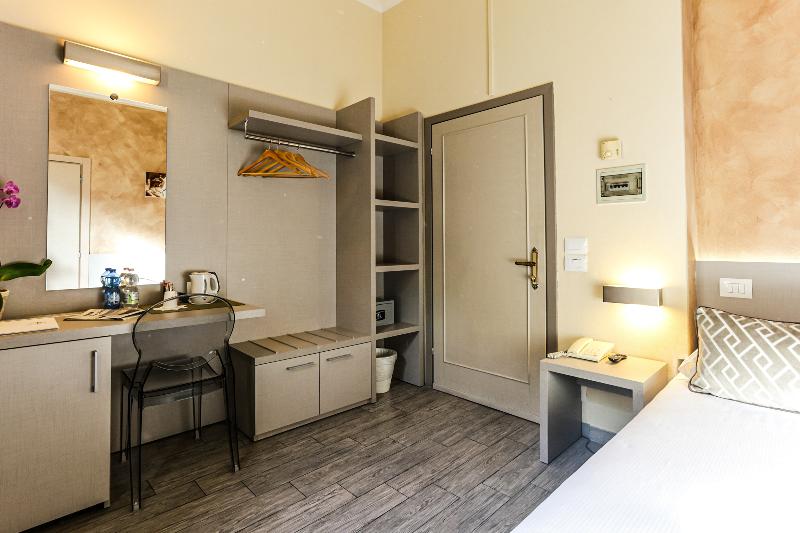 اتاق استاندارد یک نفره, Albergo Firenze