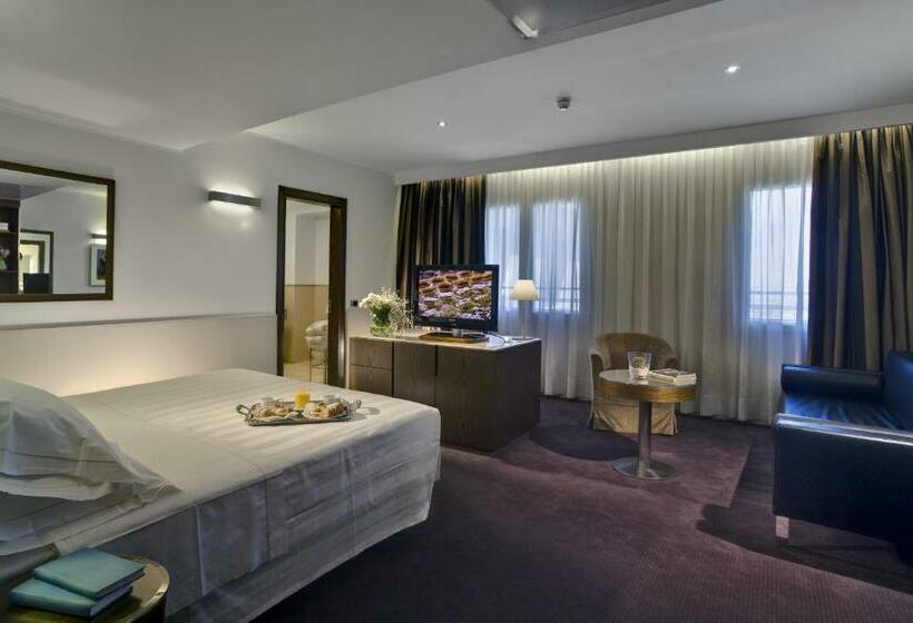Номер Deluxe, The Plaza