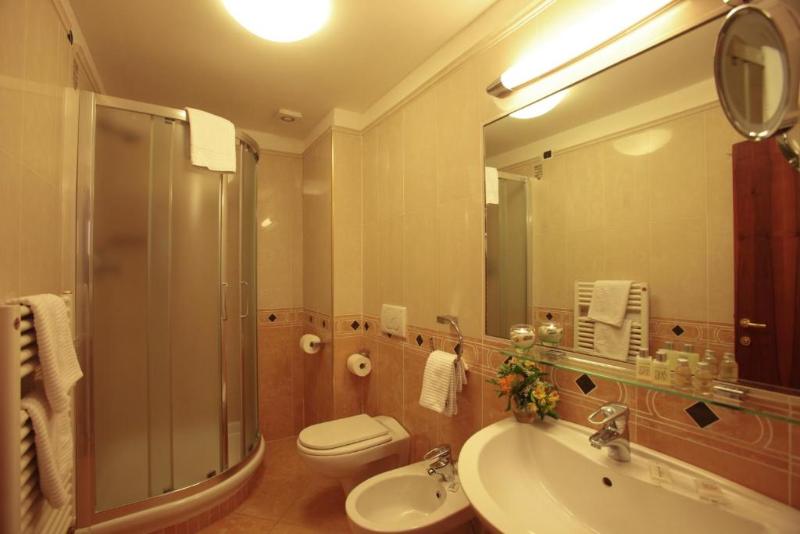 Полулюкс, Hotel & Residence Venezia 2000