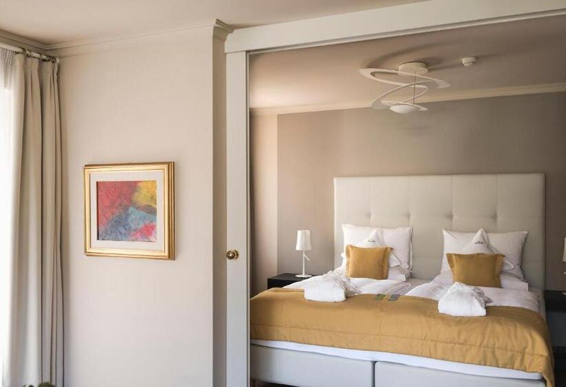 Люкс Deluxe Кровать Кинг, Mignon Meran Park & Spa