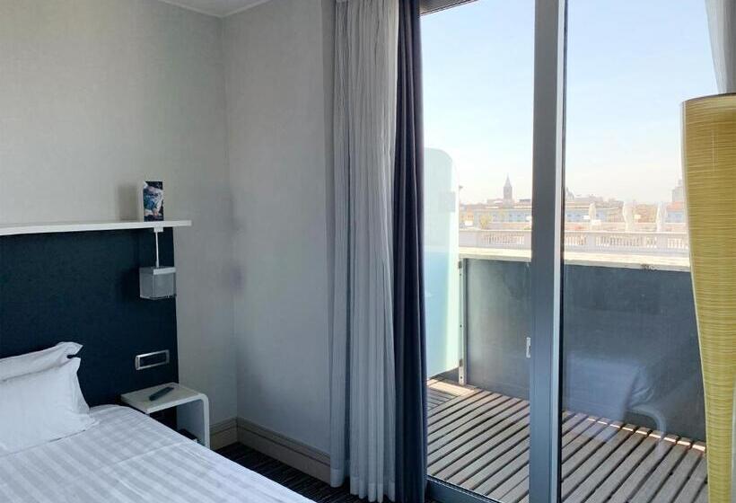 سوئیت جونیور با تخت بزرگ, Best Western Premier Hotel Royal Santina