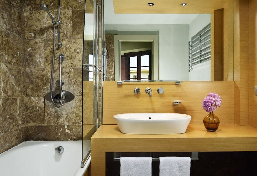 سوییت, Unahotels Napoli