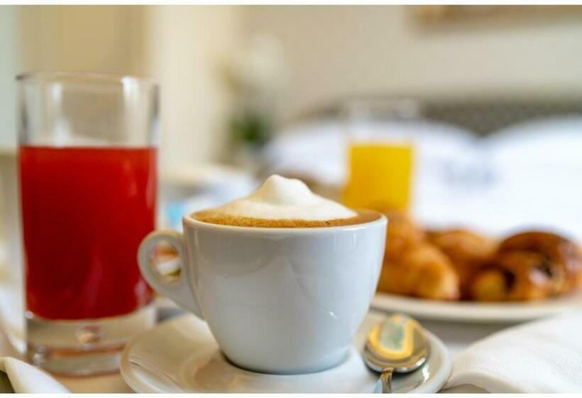 سوییت جونیور, Phi Hotel Canalgrande
