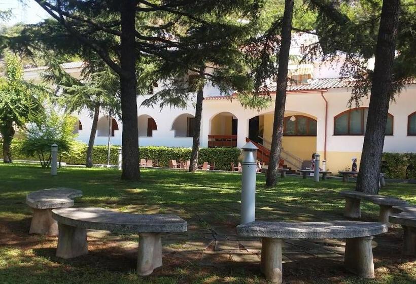 标准三人间, Villaggio Turistico La Mantinera