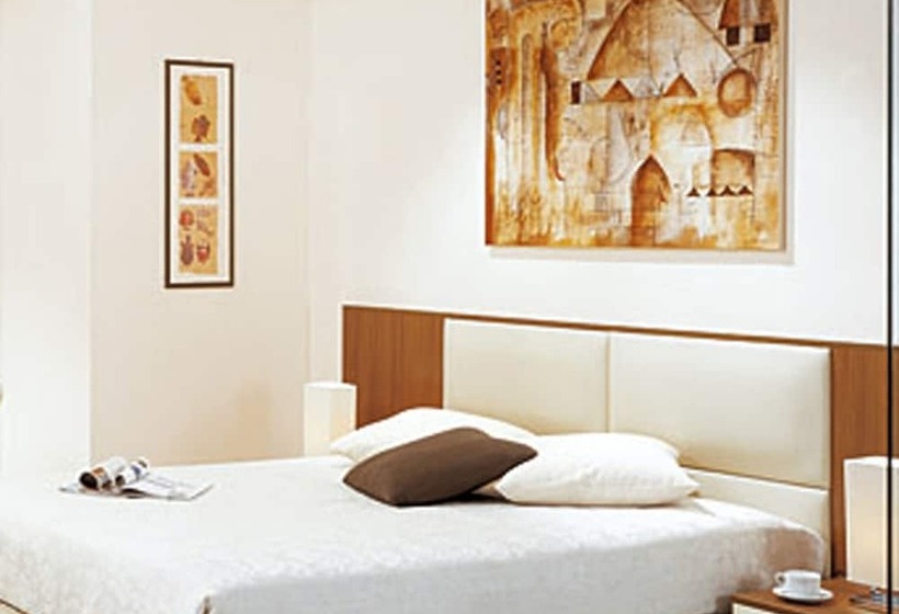 스탠다드 트리플 룸, Eco Art Hotel Statuto