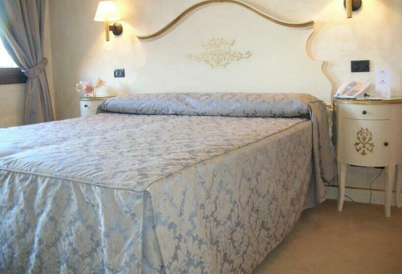 اتاق سوپریور, Carlton Capri