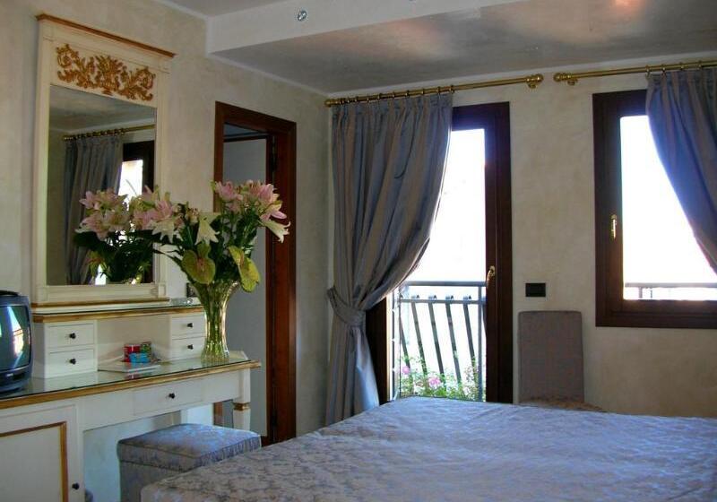 اتاق سوپریور, Carlton Capri
