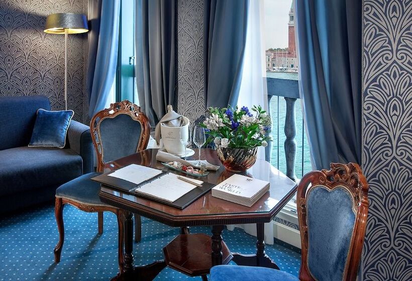سوییت جونیور با چشم‌انداز دریاچه, Londra Palace Venezia