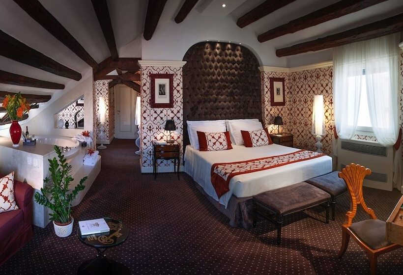 Junior Suite Lake View, Londra Palace Venezia