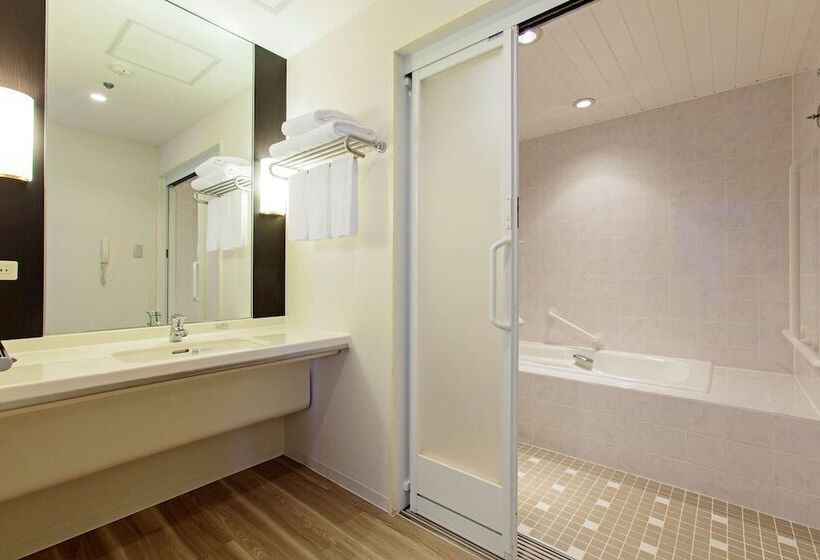 Camera Familiare, Doubletree By Hilton Hotel Naha Shuri Castle