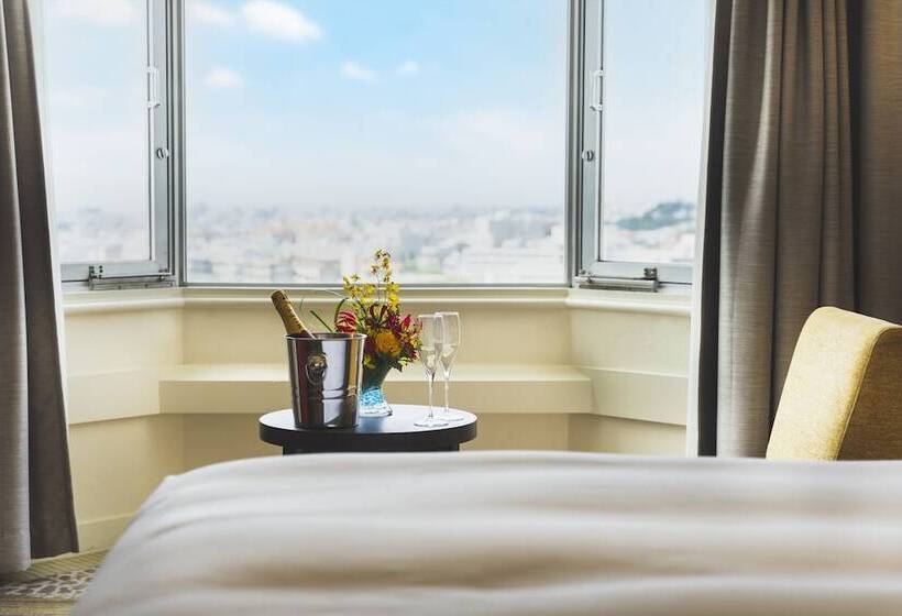 Suite Deluxe, Doubletree By Hilton Hotel Naha Shuri Castle