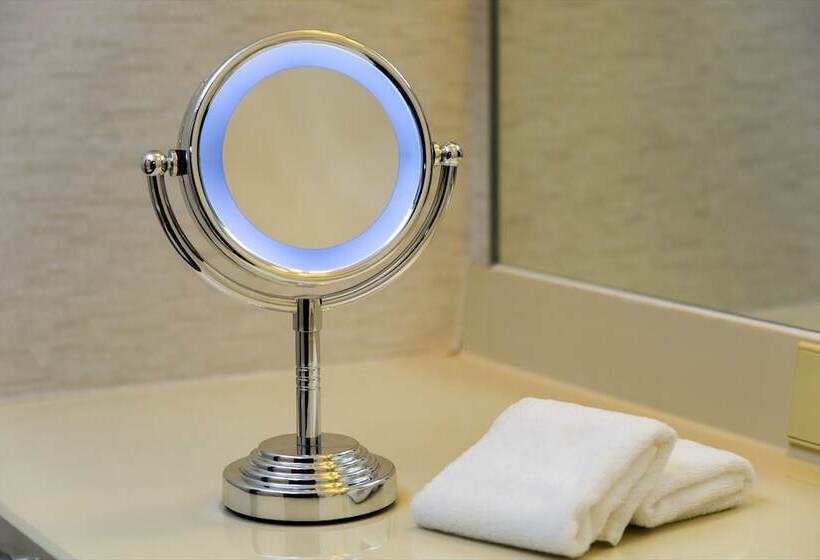 Suite Deluxe, Doubletree By Hilton Hotel Naha Shuri Castle