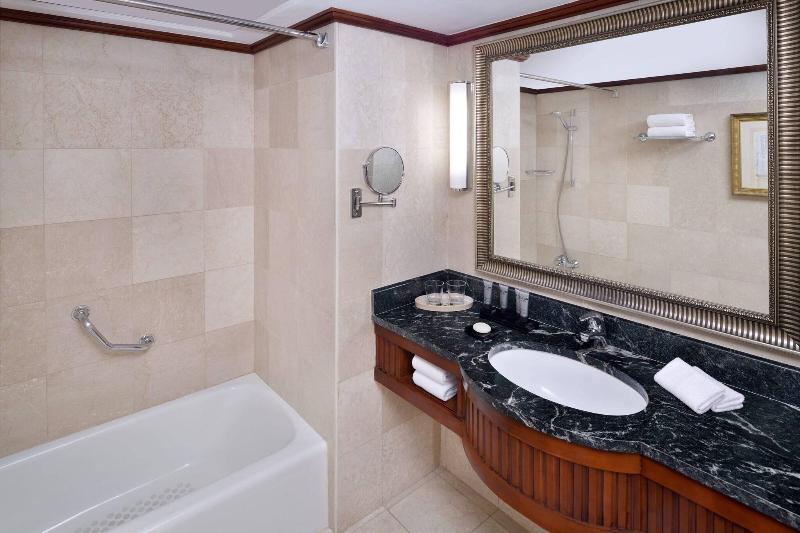 سوئیت اجرایی با تخت کینگ, Amman Marriott