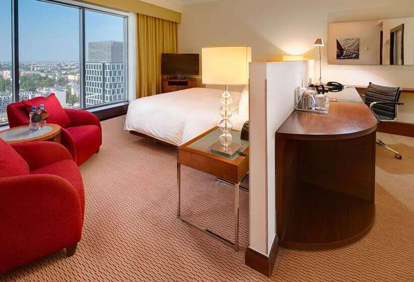 اتاق اجرایی با تخت بزرگ, Hilton Yaounde