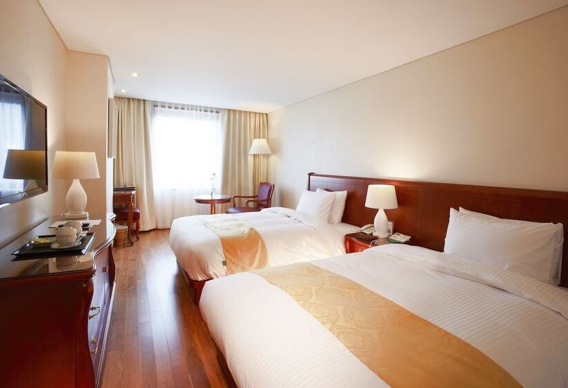 Номер Deluxe Вид на Горы, Sejong Hotel Seoul Myeongdong
