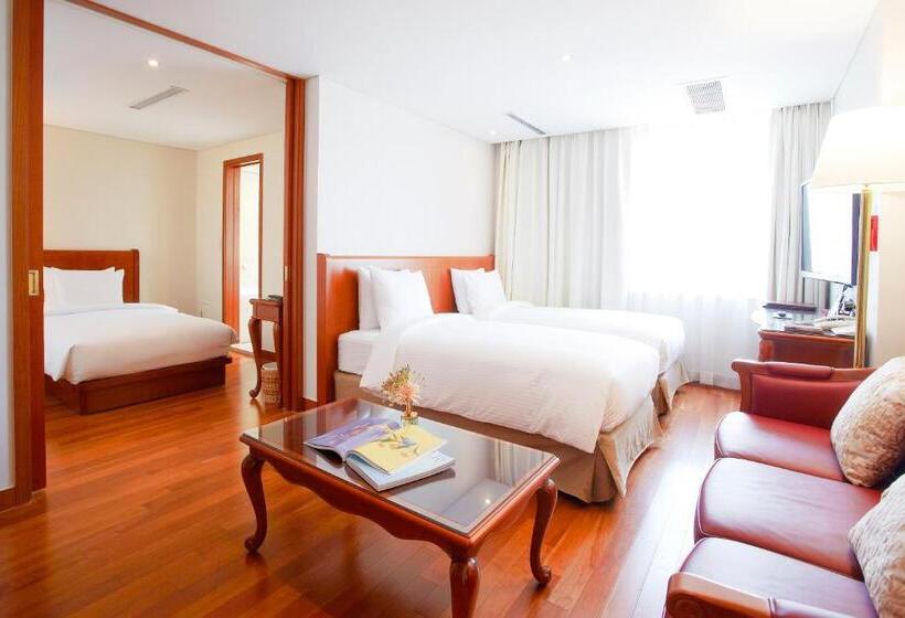 Четырехместный Номер Стандарт, Sejong Hotel Seoul Myeongdong