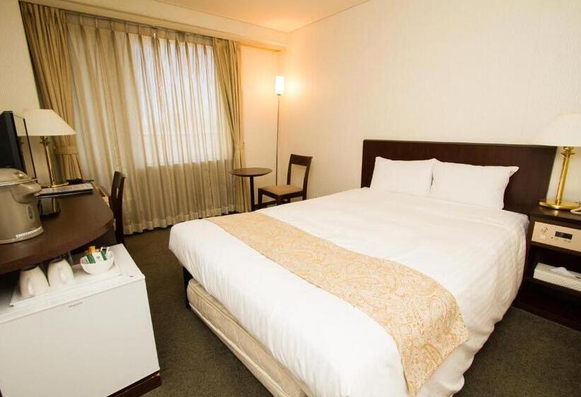 베이직 룸 더블 침대, Yokohama Camelot Japan