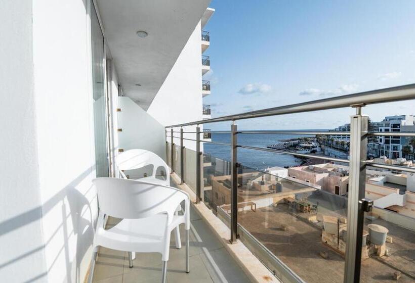 اتاق اساندارد با چشم‌انداز جانبی به دریا, Seaview Hotel   Adults Only 16 Plus