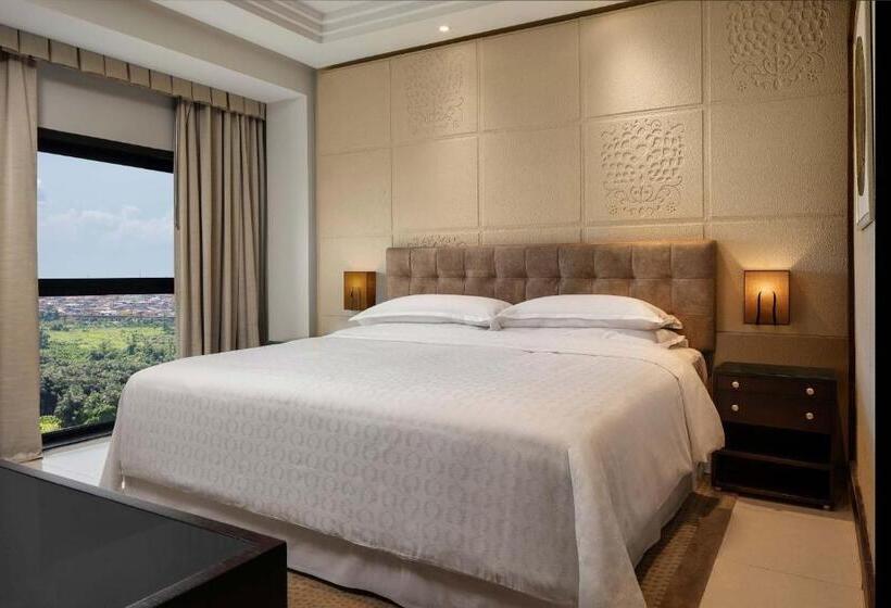 带大床的套房, Sheraton Lagos