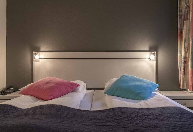 Номер Стандарт Трехместный, Melbu Hotell