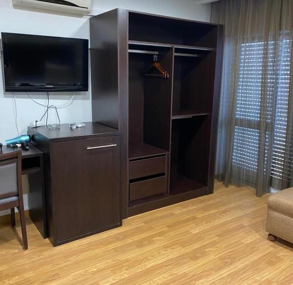 اتاق استاندارد برای معلولان, Paiva