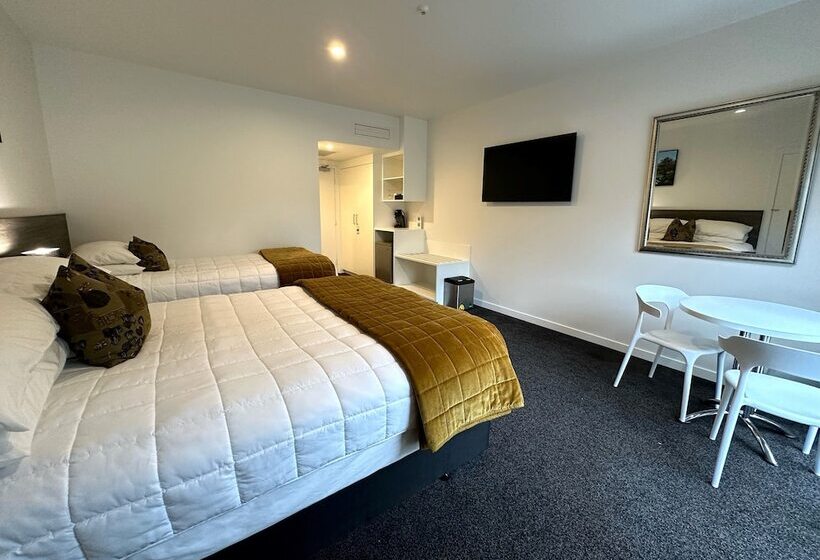스탠다드 스튜디오, The Devon Hotel A Heritage