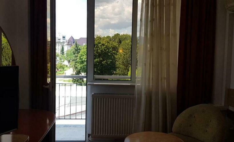 اتاق استاندارد یک نفره, Grand Hotel Ceahlau