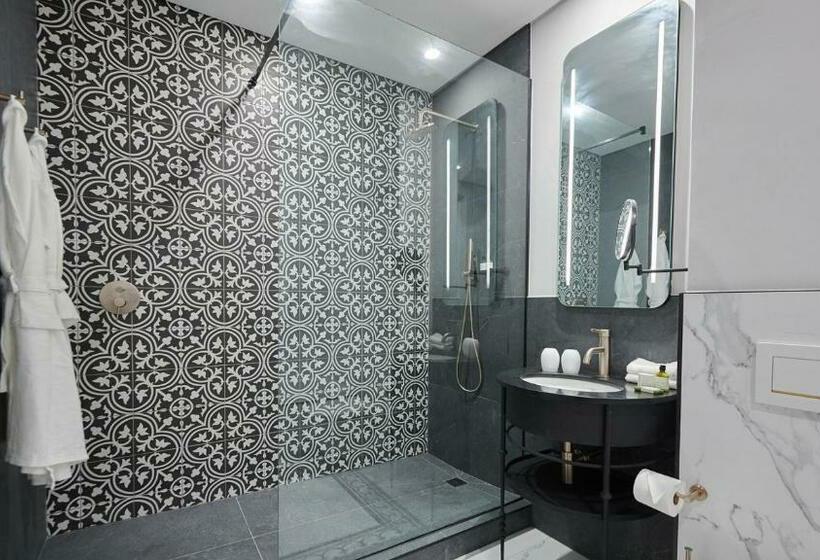 Family Suite, The Winchester Hotel By Newmark