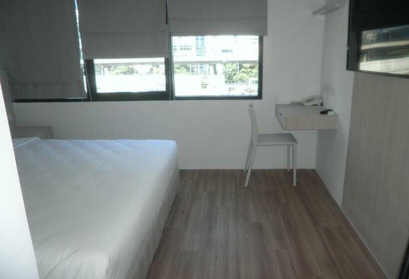 اتاق اکونومی, Rezt Bangkok