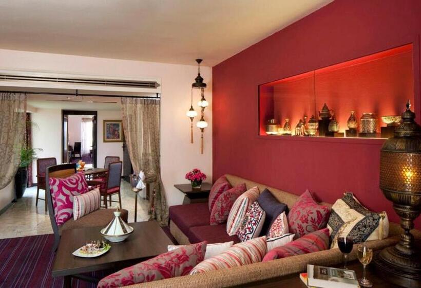 테마 스위트, The Bayview Hotel Pattaya
