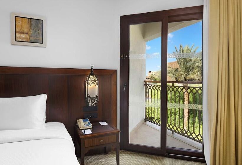 اتاق استاندارد با تخت دوبل, Hilton Luxor Resort & Spa