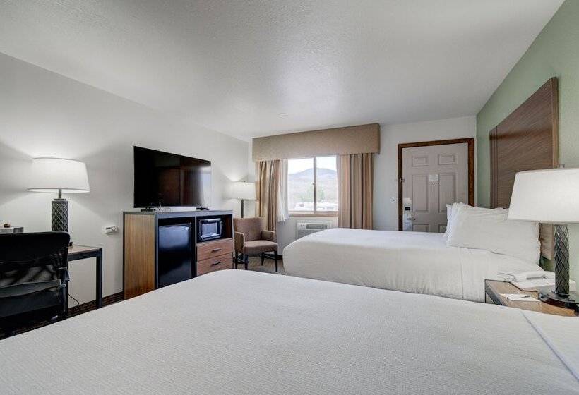 Номер Стандарт 2 Двуспальные Кровати, The Ridgeline Hotel At Yellowstone, Ascend Hotel Collection