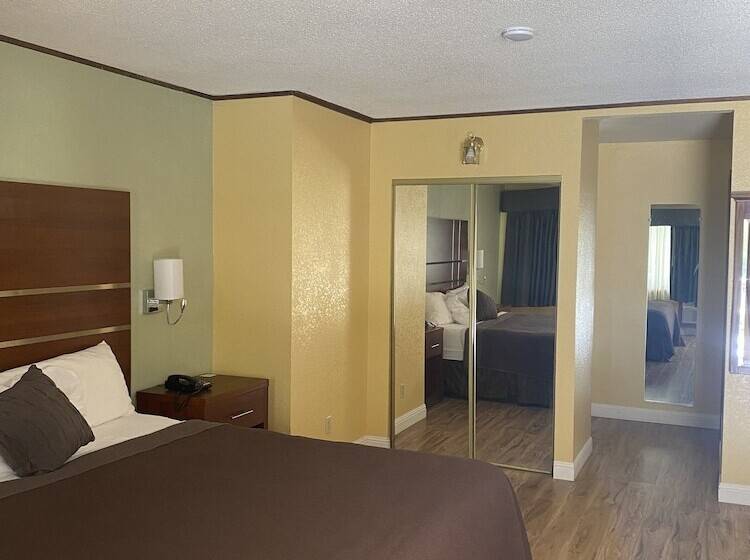 Номер Стандарт, Western Holiday Lodge