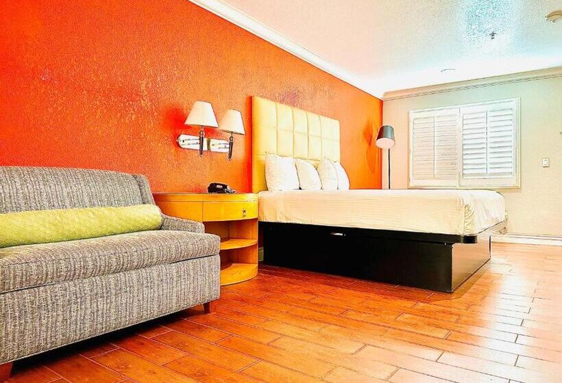 سوئیت با تخت بزرگ, Casa Blanca Hotel & Suites Orange Sr 55 Freeway, Near Honda Center, Chapman University, Disneyland