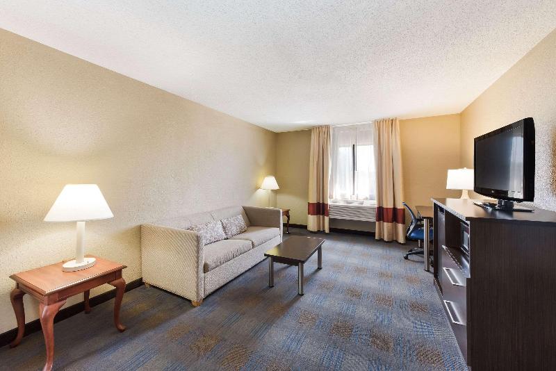 스위트 킹사이즈 침대, Quality Inn