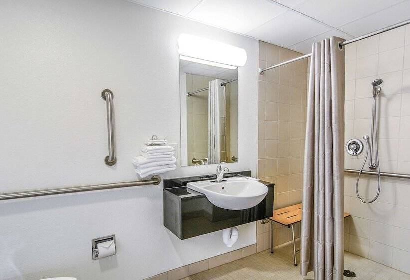 Номер Стандарт Адаптированный для Инвалидов, Motel 6framingham, Ma  Boston West