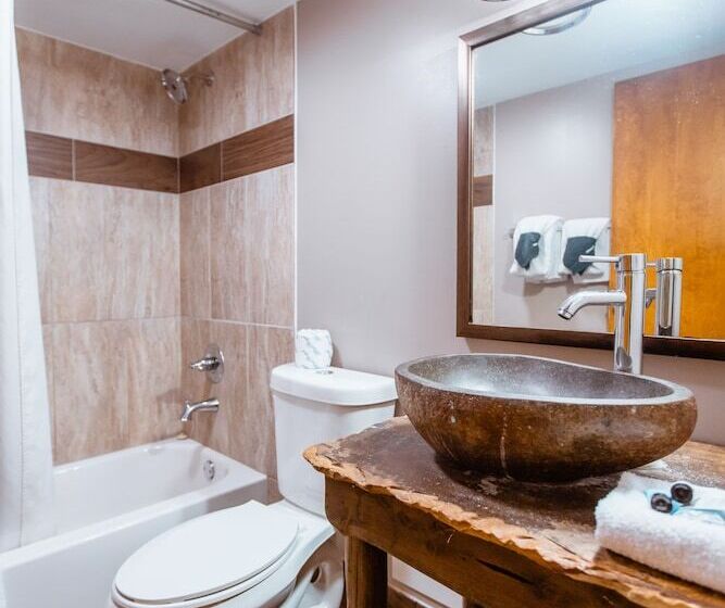 غرفة ديلوكس, Brookside Lodge