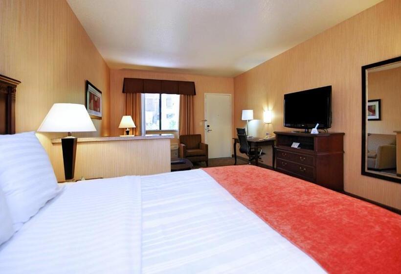 Люкс Адаптированный для Инвалидов, Best Western San Dimas Hotel & Suites