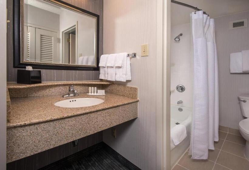 Стандартный Номер Кровать Кинг, Courtyard By Marriott Fairfax Fair Oaks