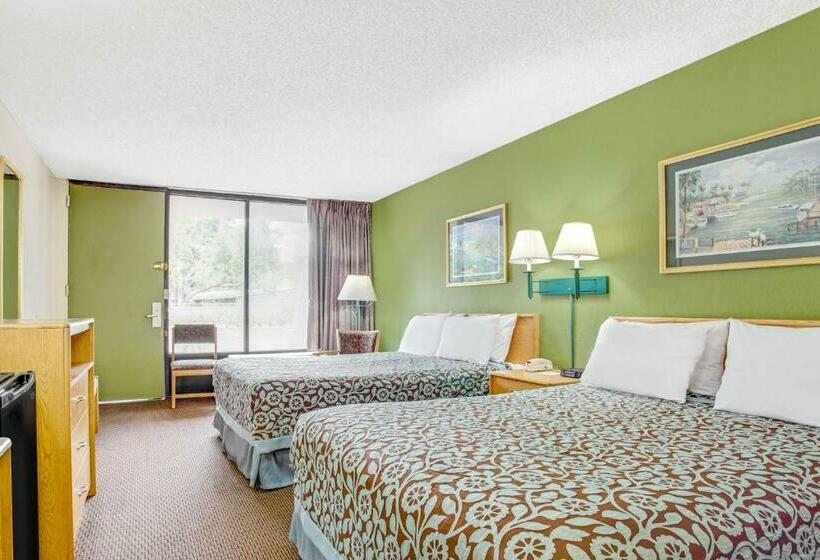 חדר סטנדרט שתי מיטות זוגיות, Days Inn By Wyndham Bradenton  Near The Gulf