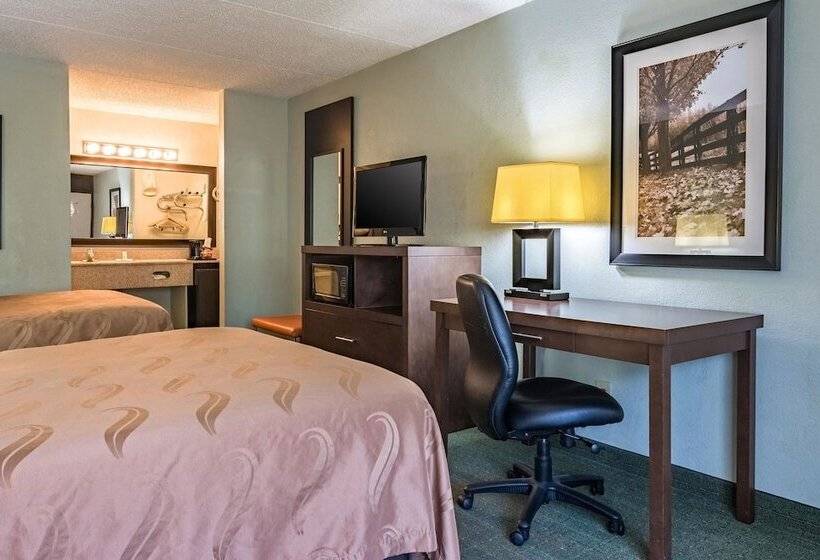 ２ダブルベッドのスタンダードルーム, Quality Inn Columbus Near Fort Moore
