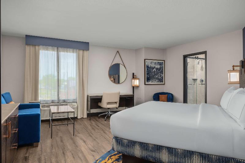 Стандартный Номер Кровать Кинг, Westport Kansas City, Tapestry Collection By Hilton