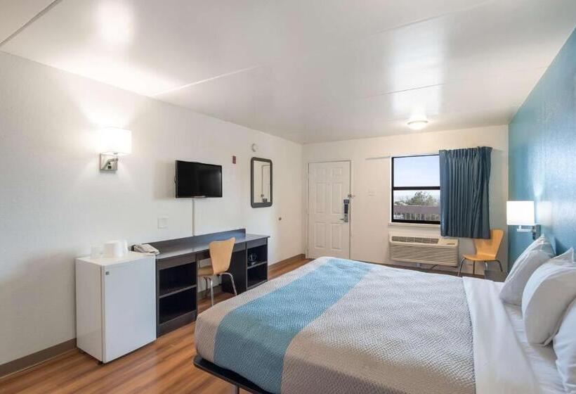 Номер Deluxe Кровать Кинг, Motel 6 Colorado Springs, Co   Air Force Academy
