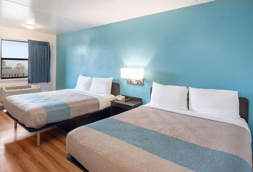 Номер Deluxe, Motel 6 Colorado Springs, Co   Air Force Academy