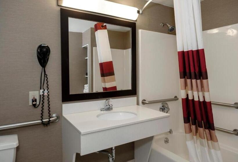 Люкс Адаптированный для Инвалидов, Red Roof Inn & Suites Newburgh   Stewart Airport West Point
