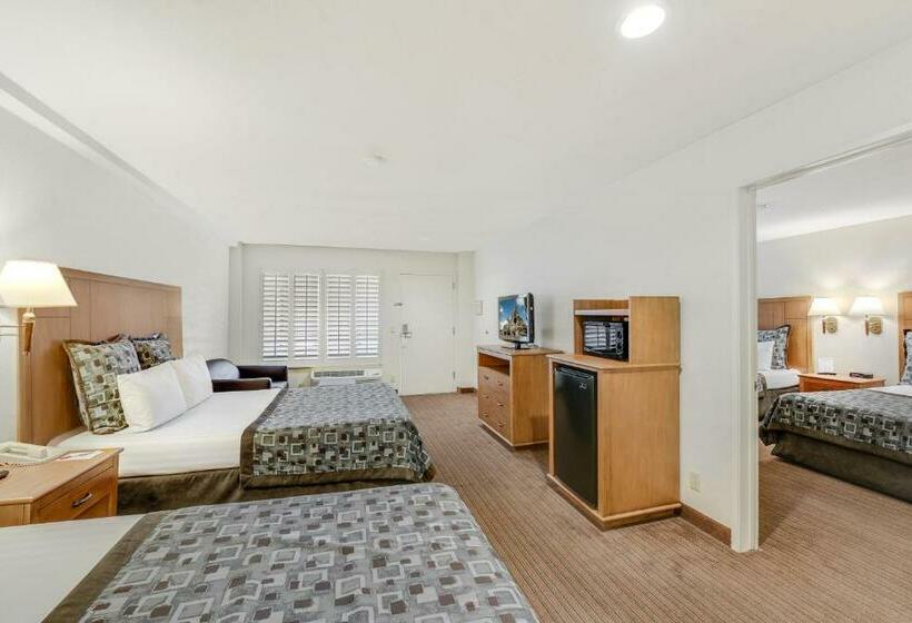 Deluxe-juniorsviitti, Anaheim Desert Inn & Suites
