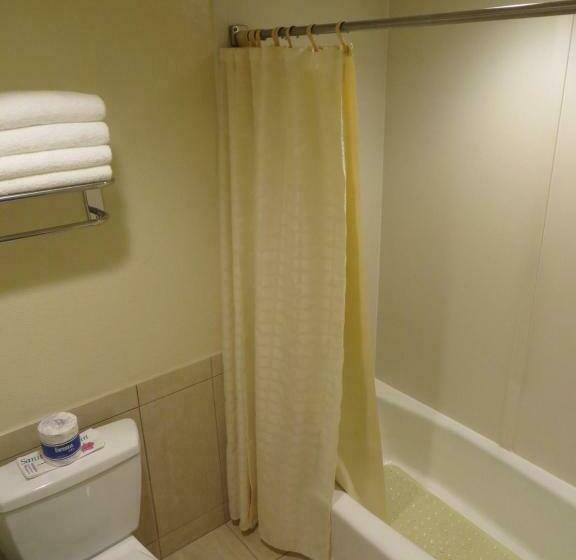 Perhesviitti, Anaheim Desert Inn & Suites