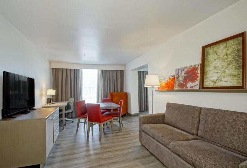 Люкс Кровать Кинг, Country Inn & Suites By Radisson, New Orleans I10 East, La
