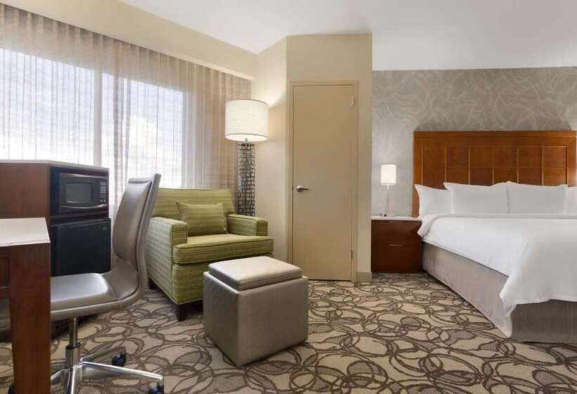 سوییت خانوادگی, Embassy Suites By Hilton Kansas City Plaza